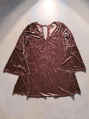 a.n.a Velvet V-Neck Bell-Sleeve Tunic - Mauve. Size S. Excellent Condition!